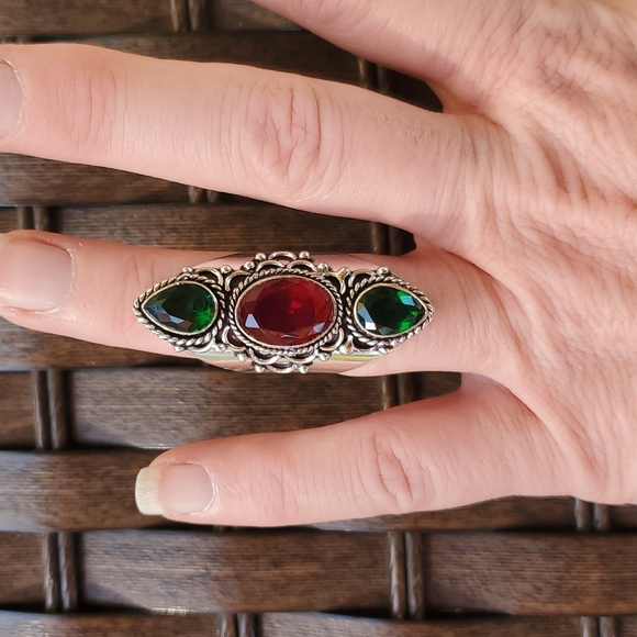 New Mozambique Garnet and Peridot 925 Silver Statement Ring. - Picture 5 of 10